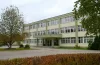 Priekulē slēgs vidusskolu